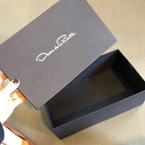 Oscar de la Renta Textured Leather Open Toe Pumps - Picture 8 of 8